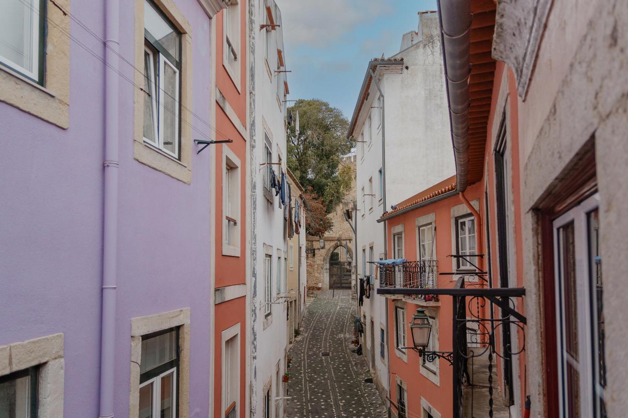 Stylish Getaway In A Mezzanine Flat By The Castle Apartment Lisboa Ngoại thất bức ảnh