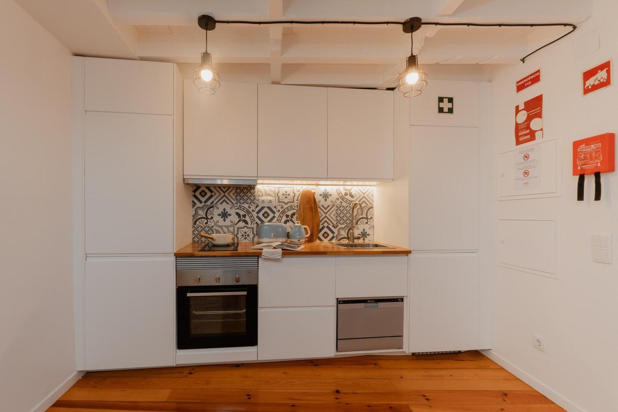 Stylish Getaway In A Mezzanine Flat By The Castle Apartment Lisboa Ngoại thất bức ảnh