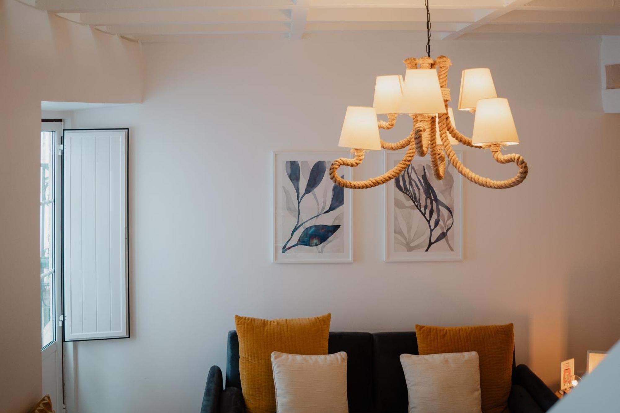 Stylish Getaway In A Mezzanine Flat By The Castle Apartment Lisboa Ngoại thất bức ảnh