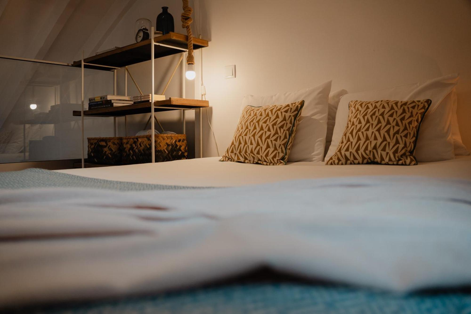 Stylish Getaway In A Mezzanine Flat By The Castle Apartment Lisboa Ngoại thất bức ảnh