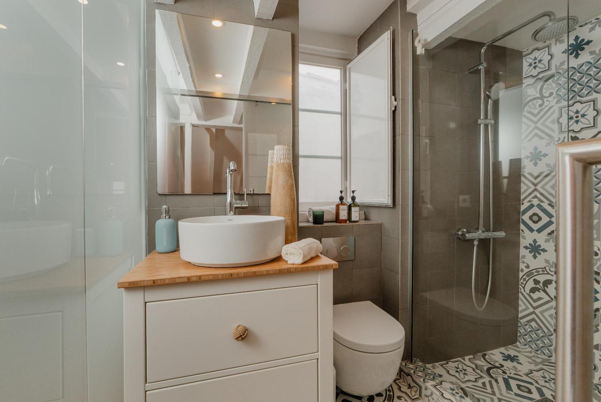Stylish Getaway In A Mezzanine Flat By The Castle Apartment Lisboa Ngoại thất bức ảnh