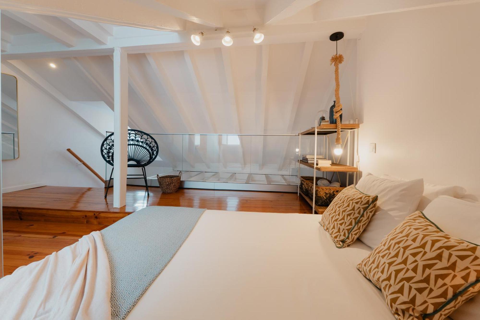 Stylish Getaway In A Mezzanine Flat By The Castle Apartment Lisboa Ngoại thất bức ảnh